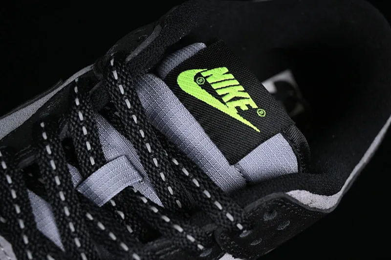 All categories Nk SB Dunk series Nk SB Dunk Low low-top sneakers Nk Dunk Low fluorescent green black gray small hook SB retro low-top sneakers FQ2205-001